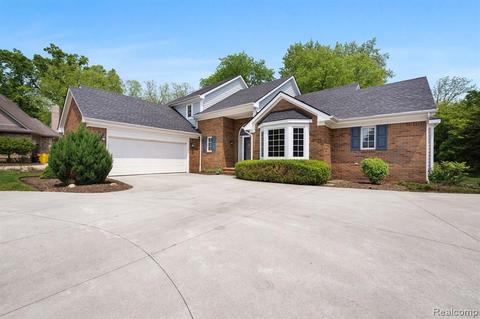 7728 Oak River Dr, Grosse Ile, MI 48138