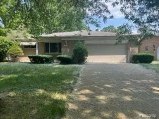 12070 Farley, Redford, MI 48239