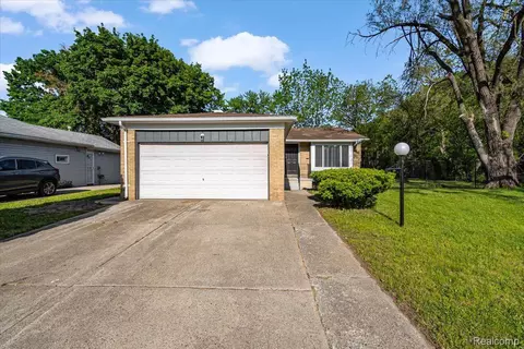 21078 Mitchelldale Ave, Royal Oak, MI 48220
