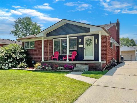 713 W Baker Ave, Clawson, MI 48017
