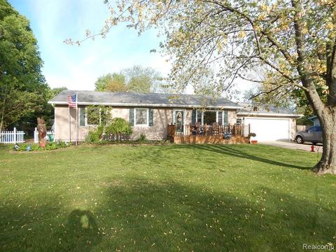 3175 Range Rd, Port Huron, MI 48060
