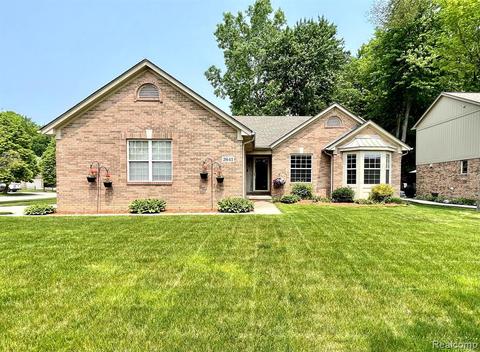 2641 Locksley Ct, Troy, MI 48083