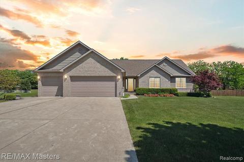 751 E Sweet Briar Ln, Monroe, MI 48161