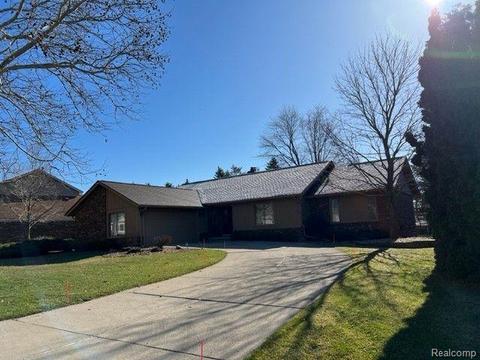 44709 Dunbarton Dr, Novi, MI 48375