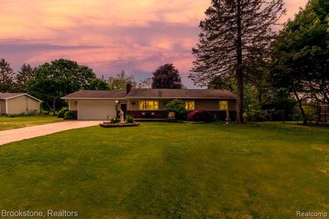 12167 Andersonville Rd, Davisburg, MI 48350