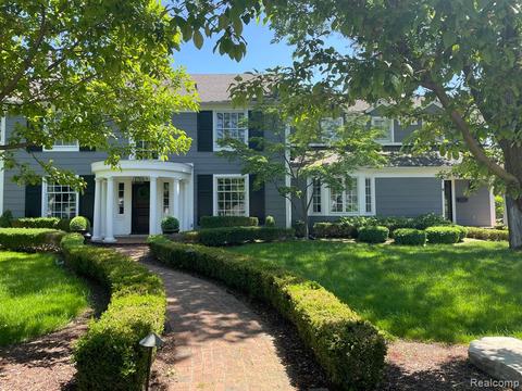 1010 Fairfax St, Birmingham, MI 48009