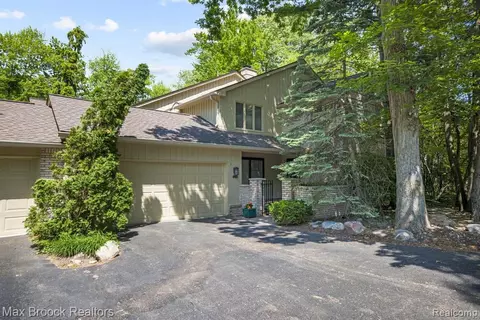 1244 S Timberview Trl # 46, Bloomfield Hills, MI 48304