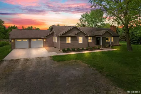 7269 Brophy Rd, Howell, MI 48855