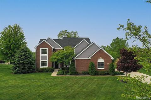 5014 Mystic Ridge Cts, Clarkston, MI 48348