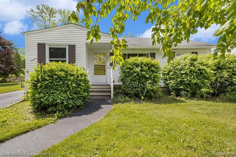 11884 Kaeding Rd, Bruce Township, MI 48065
