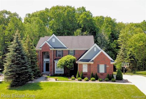 3836 High Grove Way, Lake Orion, MI 48360