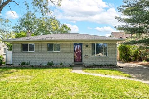 28020 Nieman St, Saint Clair Shores, MI 48081