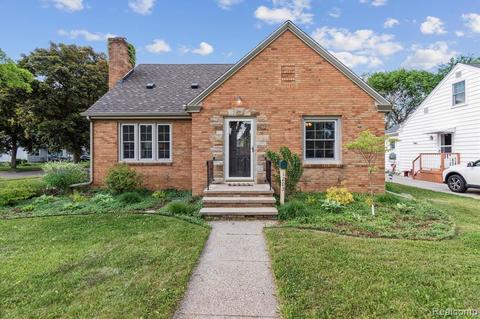 1203 Pershing Dr, Lansing, MI 48910