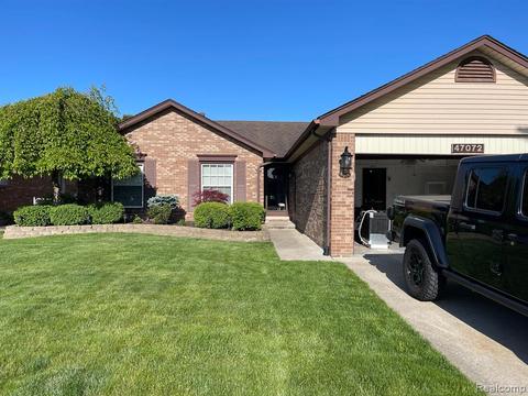 47072 Blossom Ln, Macomb, MI 48044