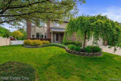 51586 Promenade Ln, New Baltimore, MI 48047