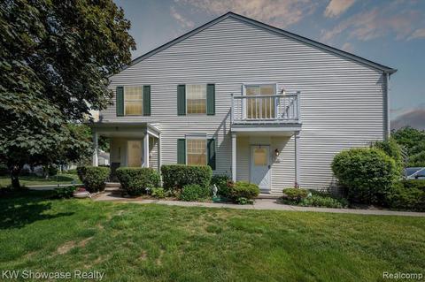 1438 Mariner Dr, Walled Lake, MI 48390