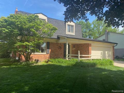 29422 W Nottingham Cir, Warren, MI 48092