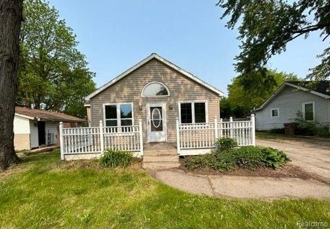 829 Orlando Ave, Pontiac, MI 48340