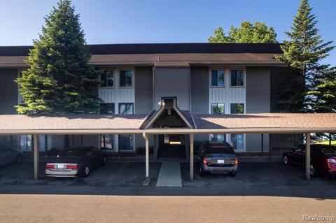 800 Cliffs Dr #107F, Ypsilanti, MI 48198