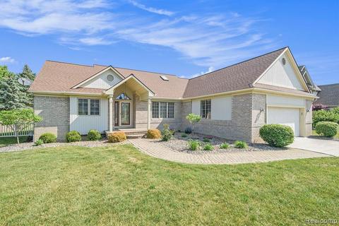 5521 Chatham Ln, Grand Blanc, MI 48439