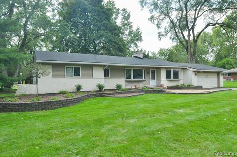 24605 Tudor Ln, Franklin, MI 48025