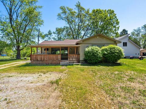 1742 N Wixom Rd, Wixom, MI 48393