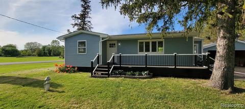 5166 W Court St, Flint, MI 48532