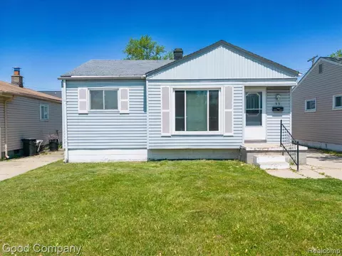 55 E Barrett Ave, Madison Heights, MI 48071