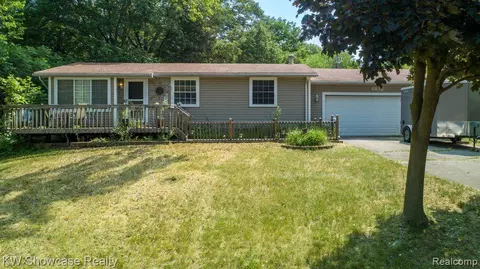 6132 N Nadeau St, Commerce Twp, MI 48382