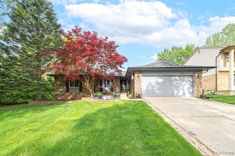 34505 Bunker Hill Dr, Farmington Hills, MI 48331