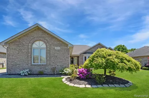 46264 Coachwood Dr, Shelby Township, MI 48315