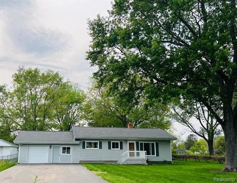 3125 Amelia Ave, Flushing, MI 48433