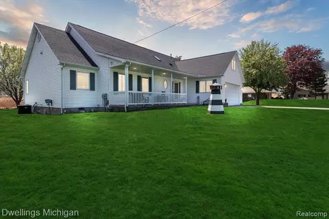 2238 E Bay Ridge Dr, Au Gres, MI 48703