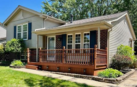 1147 Hampshire Dr, Canton, MI 48188