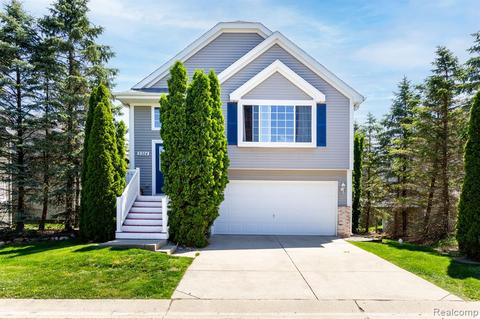 5384 Wild Daisy Ct, Clarkston, MI 48346