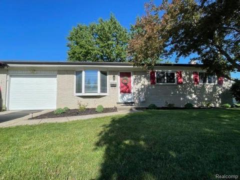 32817 Wauketa Dr, Warren, MI 48092