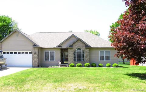 3267 Driftwood Dr, Port Huron, MI 48060