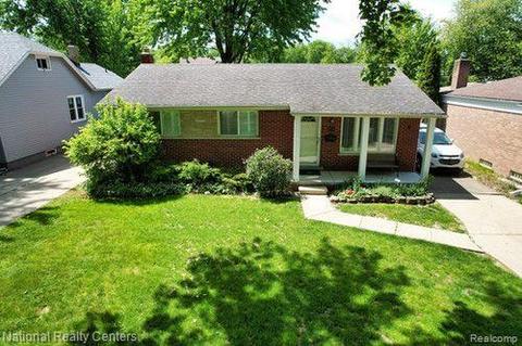 22946 Glenbrook St, Saint Clair Shores, MI 48082