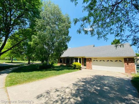 39900 Deepwood St, Canton, MI 48188