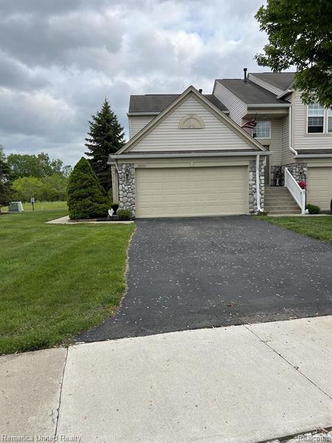 26803 Kirkway Cir, Woodhaven, MI 48183