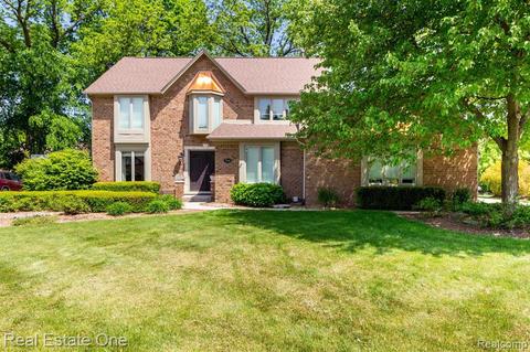 594 Shellbourne Dr, Rochester Hills, MI 48309