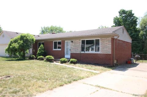 9207 Houghton St, Livonia, MI 48150