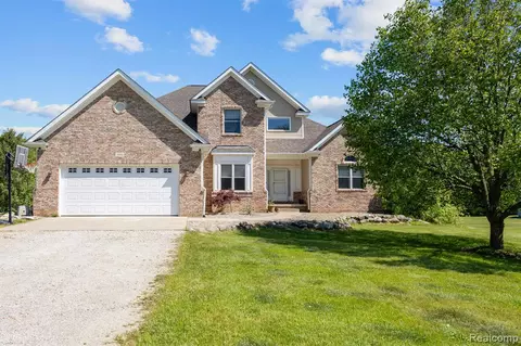 1665 Shortline Dr, Lapeer, MI 48446
