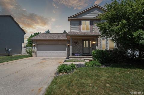 8867 Railwood Dr, Newport, MI 48166