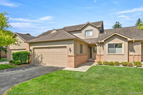 31629 Merriwood Park Dr, Livonia, MI 48152