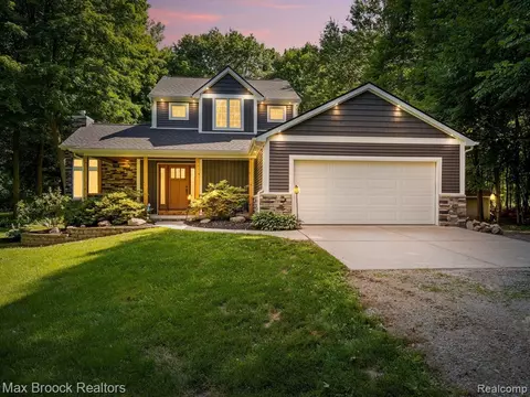5181 Jamerlea Ln, Fowlerville, MI 48836