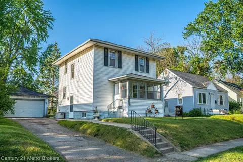 313 Burroughs Ave, Flint, MI 48507