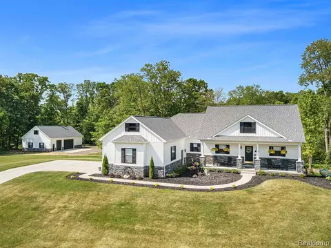 1930 Bridgets Way, Gregory, MI 48137