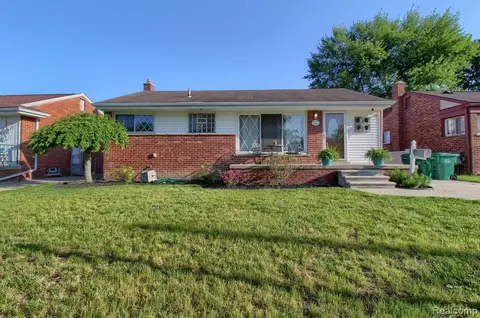 28651 Florence St, Garden City, MI 48135