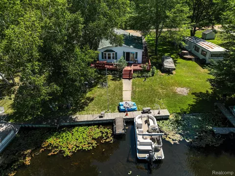 4470 Bay Rd, Sage, MI 48624
